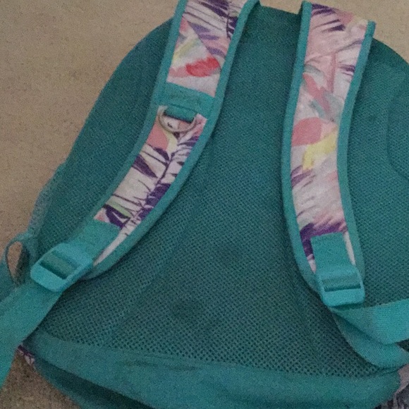 Color full back pack - Picture 2 of 3